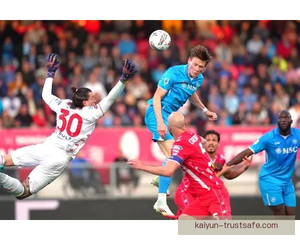 那不勒斯中场对 Osimhen 表现持续关注，状态回暖迹象明显